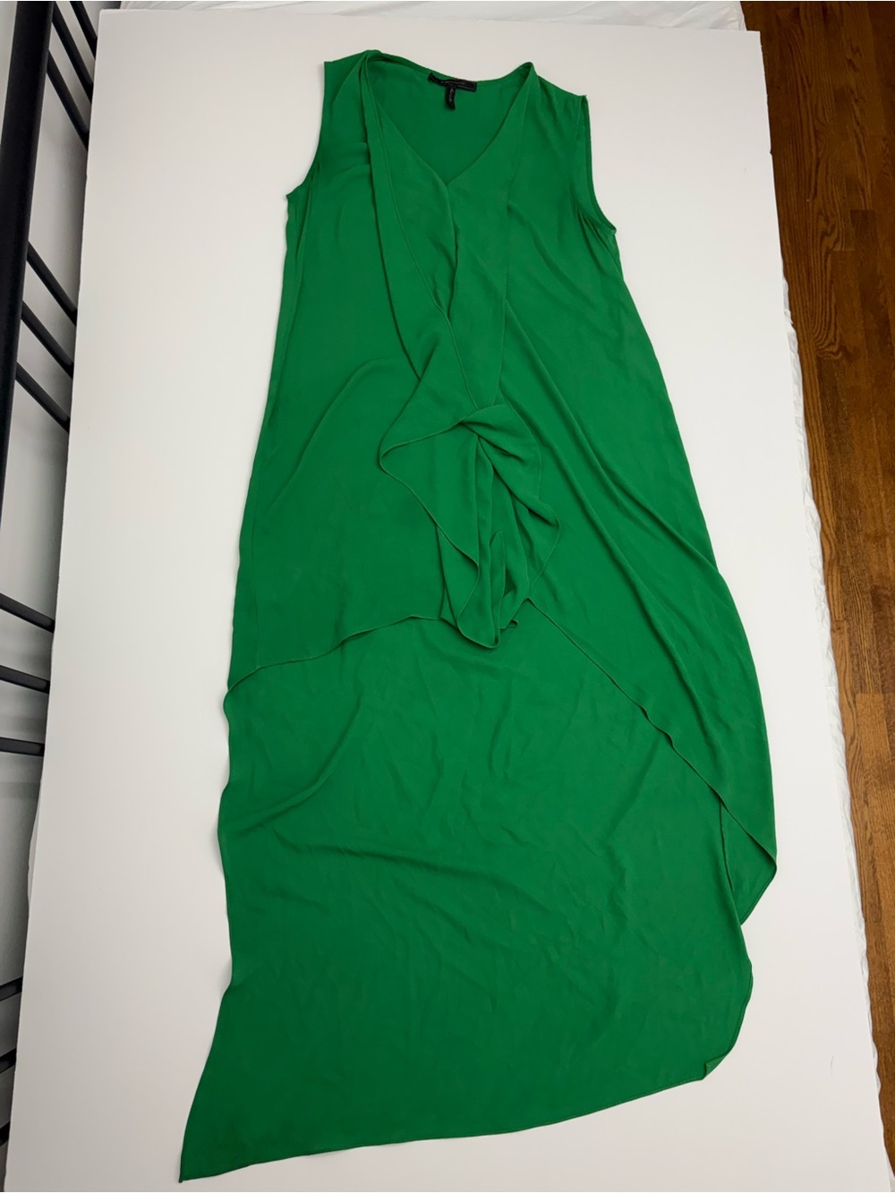 BCBGMaxAzria Emerald Green Sleeveless Maxi Dress with Front Twist